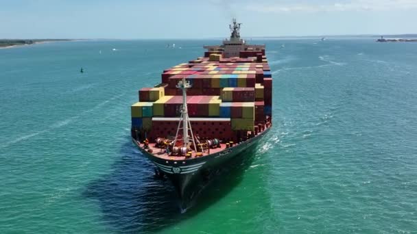Ett Stort Containerfartyg Vid Havet Flygfoto — Stockvideo