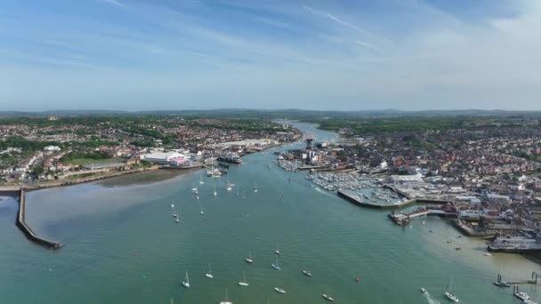 Cowes Και East Cowes Town Στο Isle Wight Aerial View — Αρχείο Βίντεο