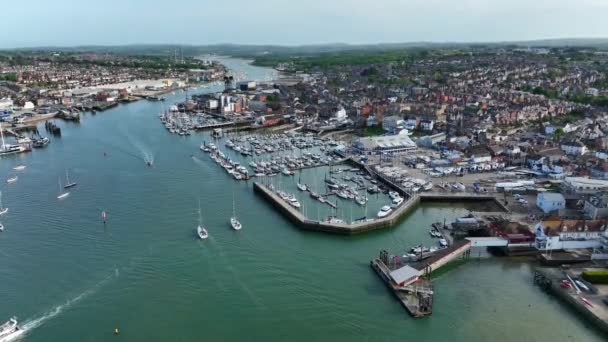 Vista Aérea Uma Marina Cowes Ilha Wight — Vídeo de Stock