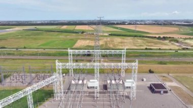 Yüksek Voltajlı Elektrik Alt İstasyonu ve Güç Dağıtımı