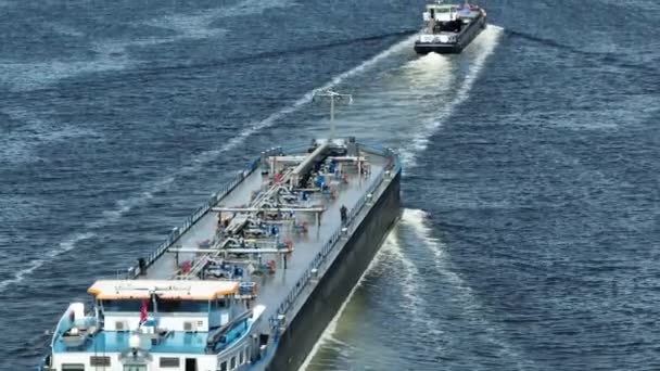 Πλοίο Μεταφοράς Φορτίου Δεξαμενόπλοιο Υγρού Φορτίου Μέσω Του Λιμένα Του — Αρχείο Βίντεο