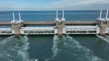 Hollanda 'yı Yükselen Denizlerden Korumak İçin Sel Önleme Fırtınası Dalgalanma Bariyeri
