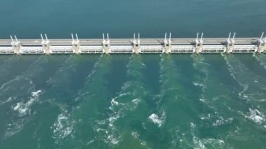 Hollanda 'yı Yükselen Denizlerden Korumak İçin Sel Önleme Fırtınası Dalgalanma Bariyeri