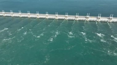 Hollanda 'yı Yükselen Denizlerden Korumak İçin Sel Önleme Fırtınası Dalgalanma Bariyeri