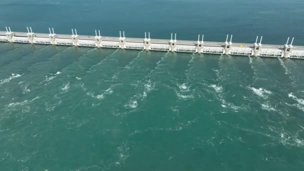 洪水防止 上昇する海からオランダを守るための高潮バリア — ストック動画