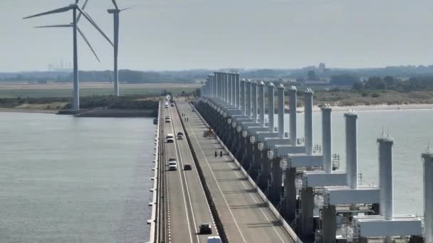 Storm Surge Barrier Bridge Het Nederlandse Vasteland Beschermen Tegen Oprijzende — Stockvideo