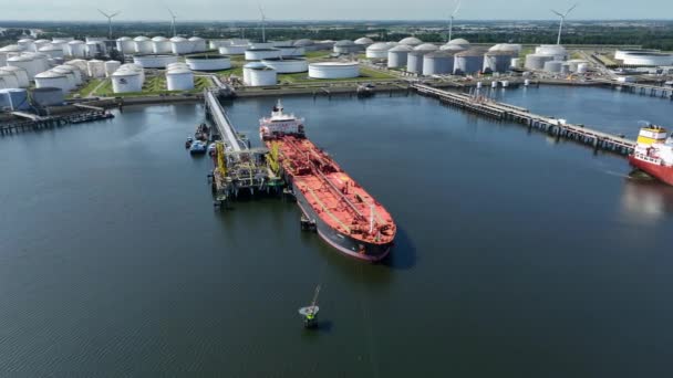 Liquid Cargo Transporter Ship Unloading Crude Oil Fuel Depot — Stock Video