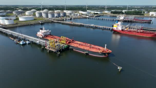 Liquid Cargo Transporter Ship Unloading Crude Oil Fuel Depot — Stock Video