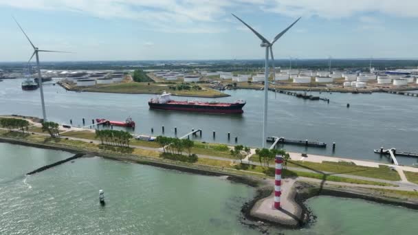 Πετρελαιοφόρο Πλοίο Που Διασχίζει Λιμάνι Του Ρότερνταμ — Αρχείο Βίντεο