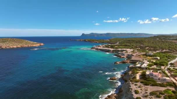 Ibiza Τυρκουάζ Νερά Στην Cala Bassa Aerial View — Αρχείο Βίντεο