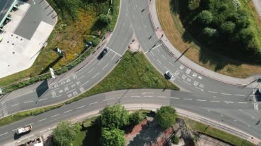 Trafik Işığı Kontrollü Döndürme Sistemi 'nde Araçlar Duruyor