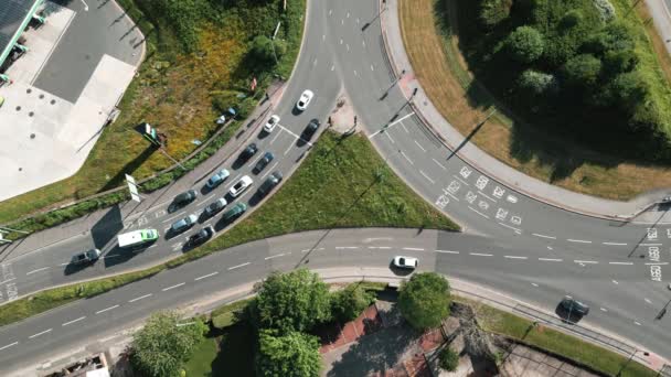 Véhicules Arrêtant Rond Point Contrôlé Par Feu Circulation — Video