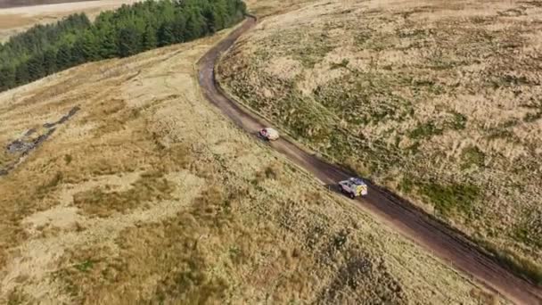 Mountain Rescue 4X4 Voertuigen Oproep Voor Een Noodsituatie — Stockvideo