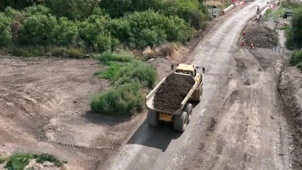 Tipper Truck Flytning Store Mængder Jorden Byggebranchen – Stock-video