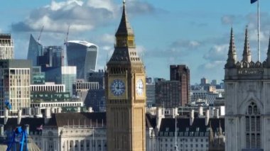 Big Ben ve Elizabeth Tower Londra 'nın ikonik simgesi İngiltere' nin başkenti