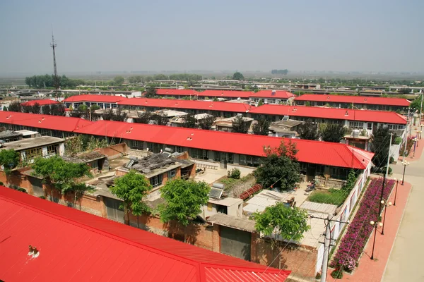 Techo rojo en zonas rurales — Foto de Stock