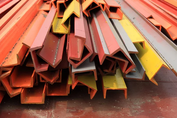 Aço de ângulo colorido — Fotografia de Stock