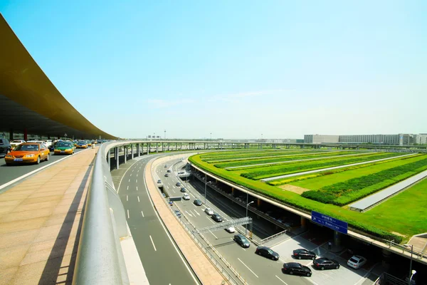 De scène van t3 luchthaven parkeren bouwgrond — Stockfoto