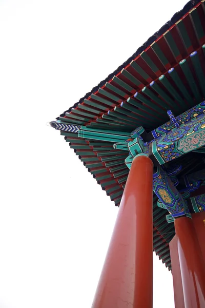 Templo tradicional edifício beirados — Fotografia de Stock