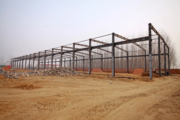 Industriële productie workshop stalen dak beam — Stockfoto