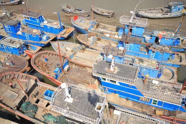 Navi nel terminal del porto di pesca — Foto Stock