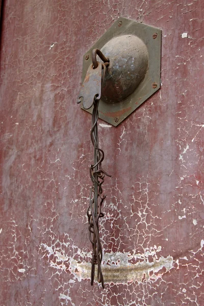 Círculo en la puerta de hierro —  Fotos de Stock