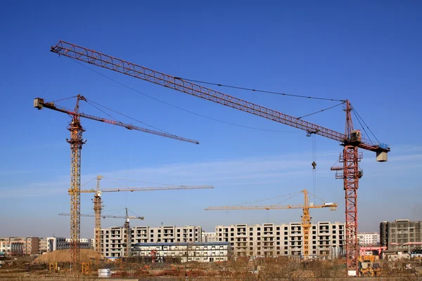 Uppförandet av en byggnad i flera våningar — Stockfoto