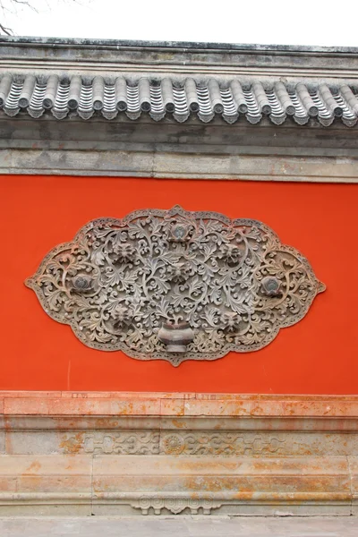 Decorative texture in the red wall in the Zhengjue temple in Old — Stock Photo, Image