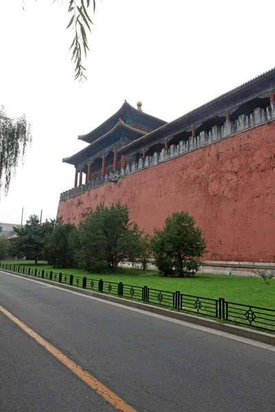 Palazzo Imperiale Donghua cancello muro edificio paesaggio — Foto Stock