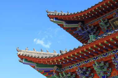 antik mimari bir tapınakta boyalı