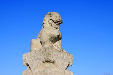 taş aslan heykelleri, on yedi delik köprü korkuluk