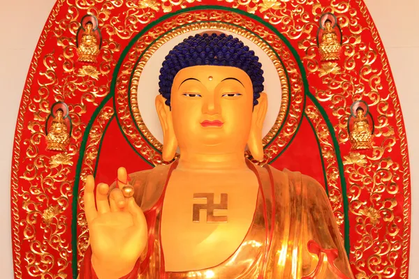 Lebendige Bodhisattva-Statue in einem Tempel — Stockfoto