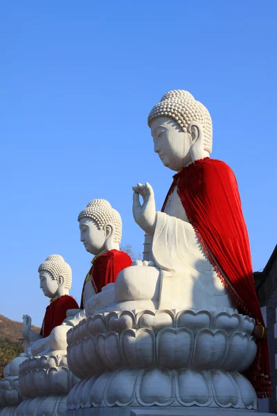 Buda escultura rocosa en el exterior — Foto de Stock