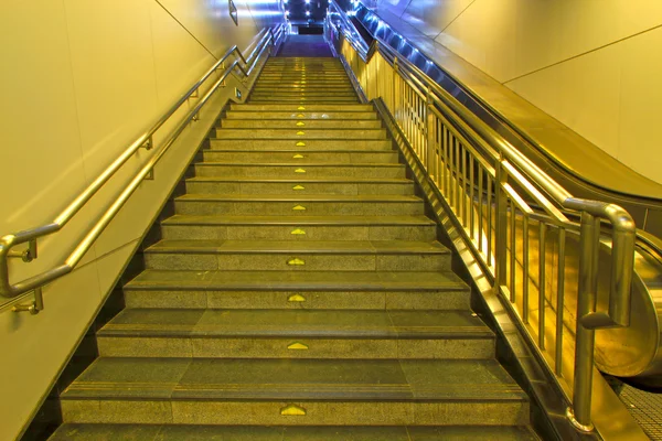 As escadas na estação de metrô da cidade, Pequim — Fotografia de Stock