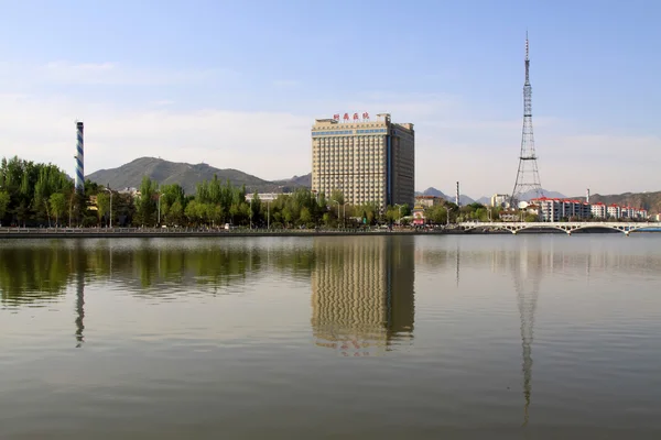 Buildings in the river shore, beauty landscape — Stock Photo, Image