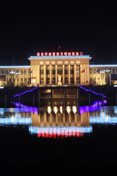 Çince Geleneksel mimari peyzaj su yansıtacak — Stok fotoğraf