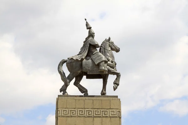 Nahaufnahme der Figur Statue, in einem reinen Farbhintergrund, China. — Stockfoto