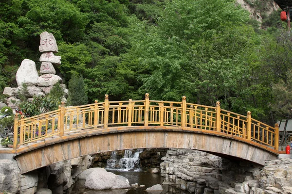 Wooden bridge in a scenic area, North China — Stock Photo, Image