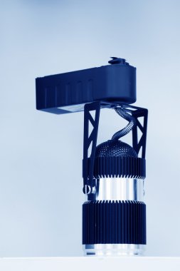 bir pazarda aydınlatma araçları