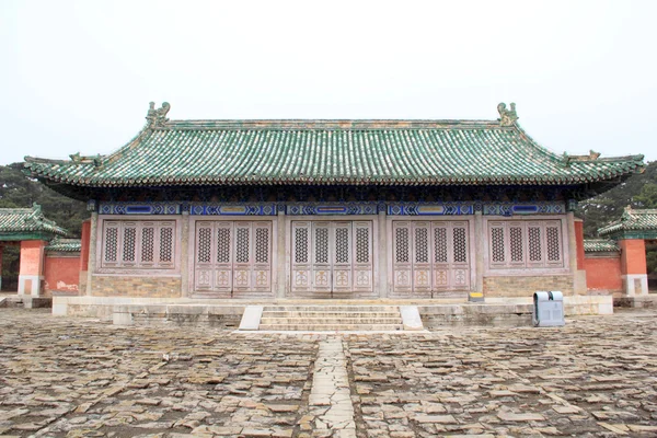 Palace architecture landscape in the Eastern Royal Tombs of the — Stock Photo, Image