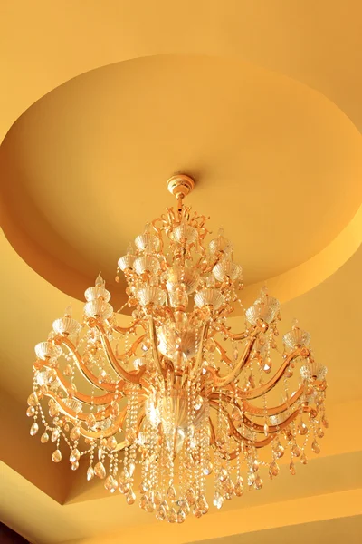 Chandelier on the ceiling in a hotel — Stock Photo, Image
