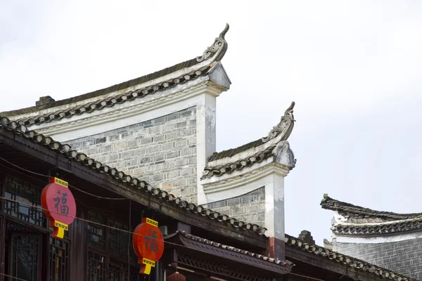 Cabeza de caballo pared en Phoenix Town, china — Foto de Stock