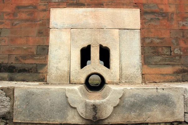 Presa d'acqua sul muro, antico paesaggio architettonico cinese — Foto Stock