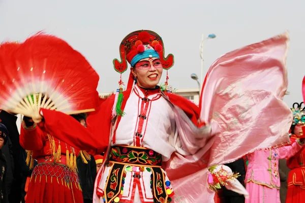 Yangko, popularny wiejski taniec ludowy w Chinach — Zdjęcie stockowe