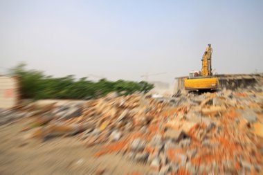 Ekskavatör inşaat enkaz içinde site kadar temiz