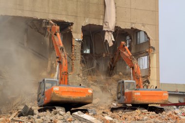 Ekskavatör inşaat enkaz içinde site kadar temiz