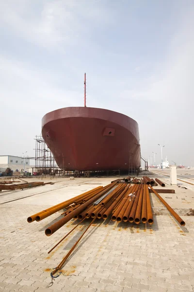 Freighter built in a shipyard — Stock Photo, Image