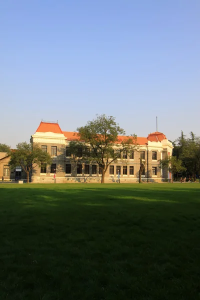 Architettura e paesaggio del campus universitario di Tsinghua in Cina — Foto Stock