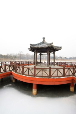 bir park, geleneksel Çin mimari stili köşk
