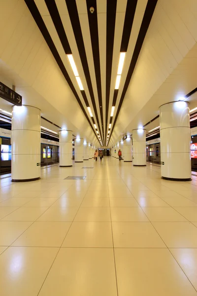 Hall moderna nella stazione della metropolitana di Pechino — Foto Stock